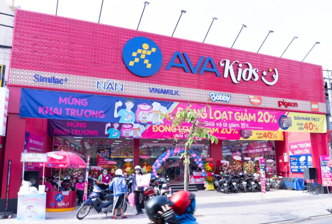 quang cao mat tien avakids